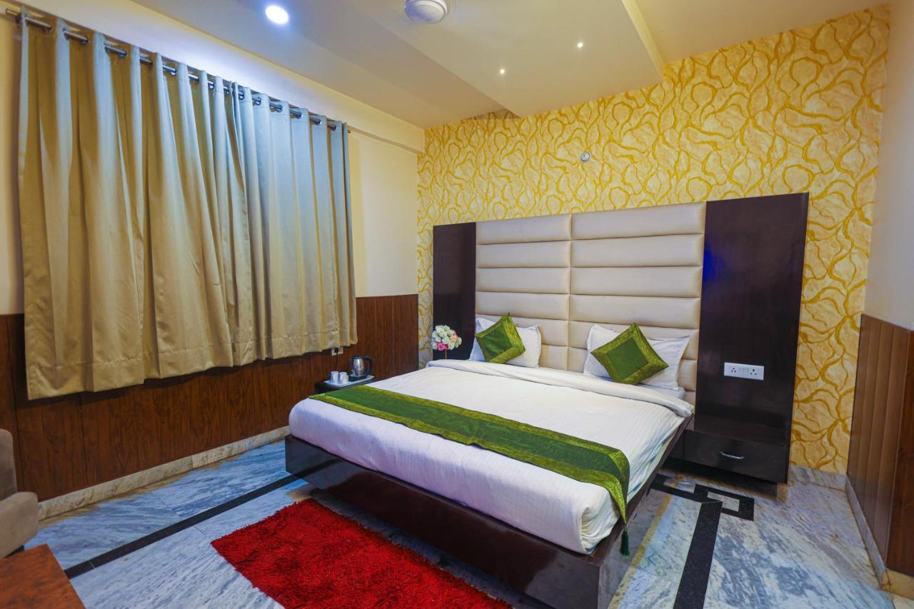 Hotel The Leaf - Gomti Nagar Lucknow Bagian luar foto