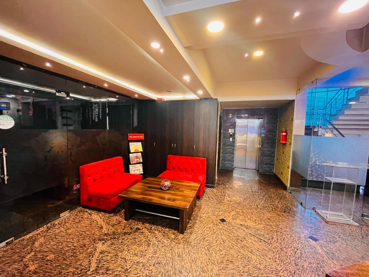 Hotel The Leaf - Gomti Nagar Lucknow Bagian luar foto